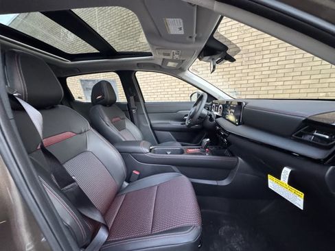 New 2026 Nissan Kicks SR w/ SR Premium Package image 11