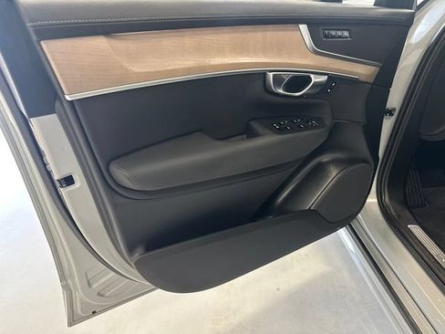Used 2025 Volvo XC90 B6 Plus AWD/4WD image 31