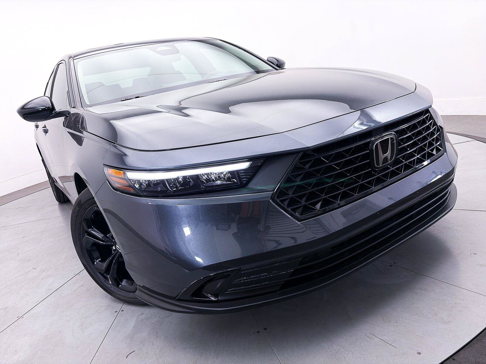 Used 2025 Honda Accord SE image 7