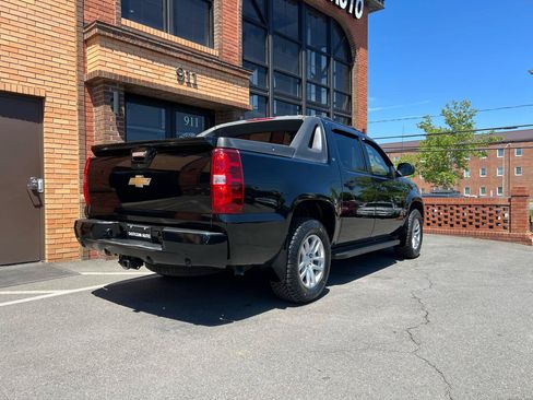 Used 2011 Chevrolet Avalanche LT AWD/4WD image 10