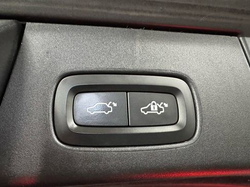 Used 2017 Volvo V90 T6 Cross Country image 24
