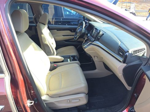 Used 2018 Honda Odyssey Elite image 8