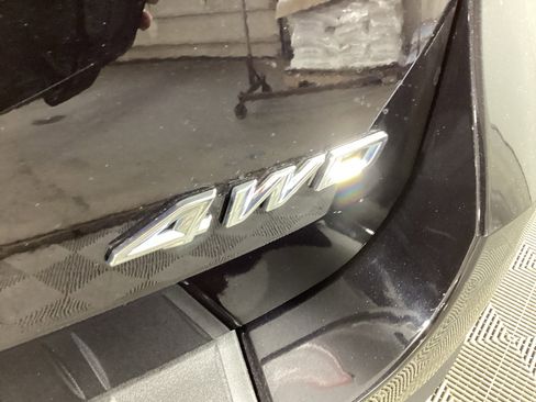 Used 2023 Ford Explorer XLT w/ Equipment Group 202A AWD/4WD image 37