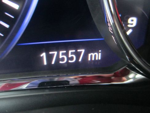 Used 2023 GMC Acadia SLT w/ Technology Package image 35