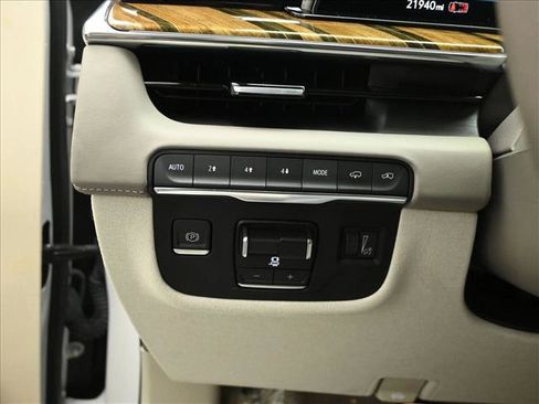 Used 2023 Cadillac Escalade Sport Platinum w/ LPO, ONYX Package AWD/4WD image 10