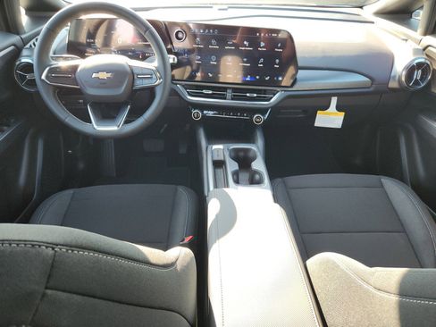 New 2026 Chevrolet Equinox EV LT image 8