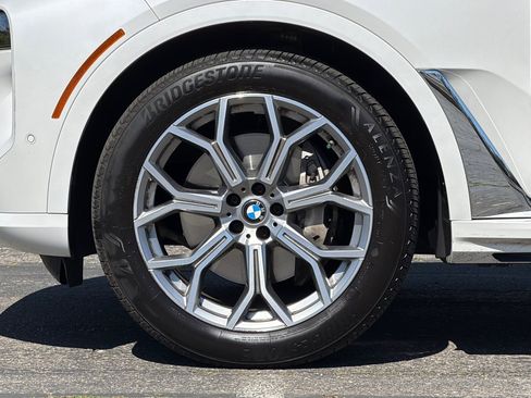 Certified 2024 BMW X7 xDrive40i w/ Premium Package image 40