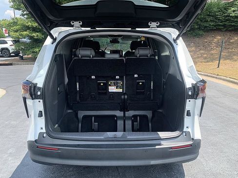 Certified 2023 Toyota Sienna XLE FWD image 23
