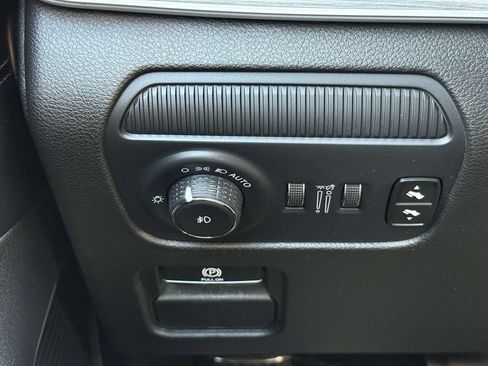 Certified 2024 Jeep Wagoneer L Series II w/ Flexible Seating Group AWD/4WD image 27