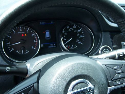 Used 2019 Nissan Rogue SV FWD image 9