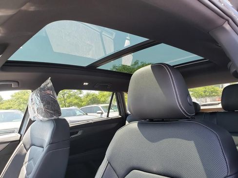 New 2026 Volkswagen Atlas Cross Sport SE AWD/4WD image 7