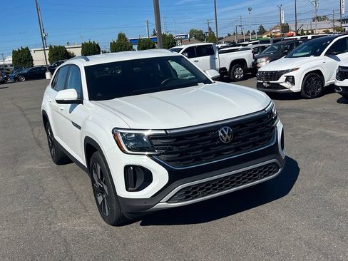 Used 2024 Volkswagen Atlas Cross Sport SE AWD/4WD image 7