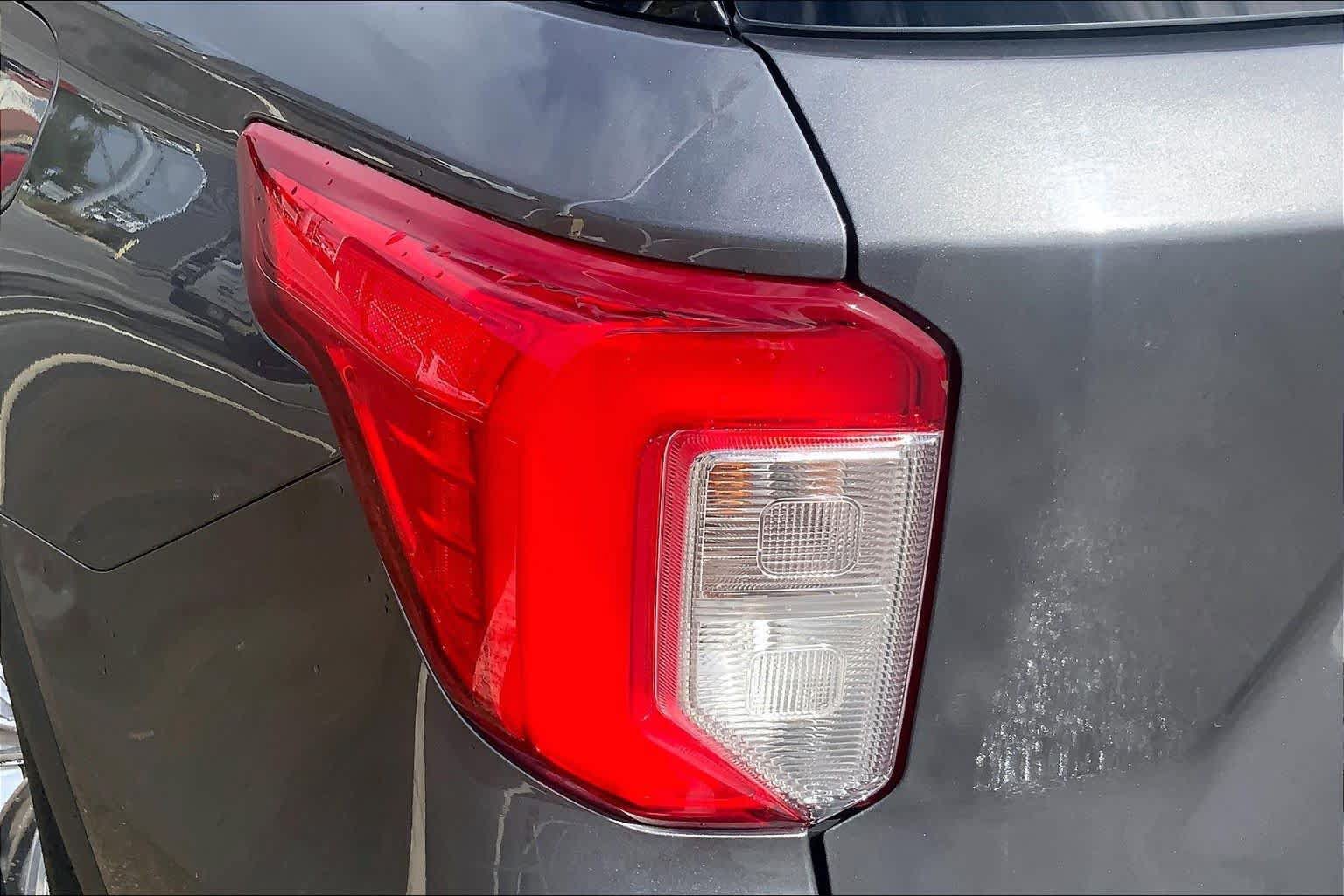 Used 2022 Ford Explorer Limited w/ Equipment Group 301A RWD image 29
