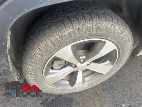 Used 2020 Jeep Cherokee Limited AWD/4WD image 9