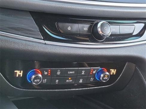 Used 2024 Buick Enclave Premium image 25