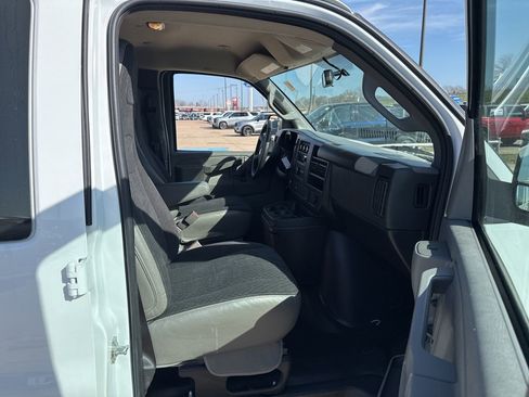 Used 2024 Chevrolet Express 2500 w/ Driver Convenience Package image 13