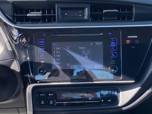 Used 2017 Toyota Corolla LE FWD image 10