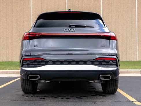 Used 2025 Audi Q5 Premium w/ Convenience Package AWD/4WD image 8