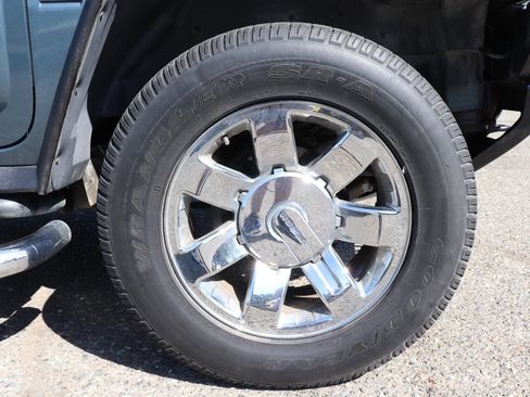 Used 2005 HUMMER H2 w/ Preferred Equipment Group image 12