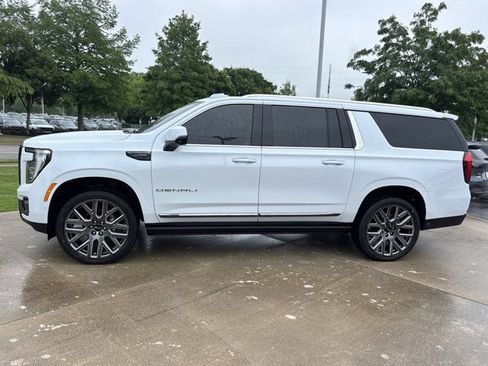 Used 2026 GMC Yukon XL Denali Ultimate AWD/4WD image 11