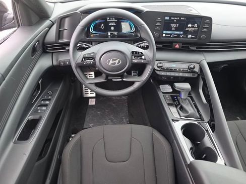 New 2026 Hyundai Elantra SEL Sport image 3