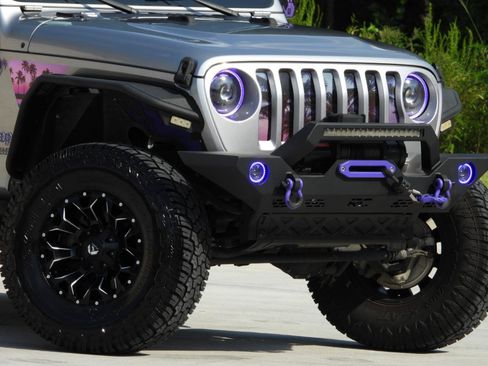 Used 2018 Jeep Wrangler Sport AWD/4WD image 16