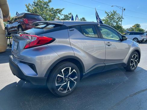 Used 2019 Toyota C-HR XLE FWD image 6