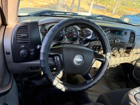 Used 2011 Chevrolet Silverado 3500 W/T RWD image 12