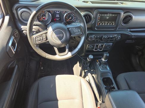 Used 2022 Jeep Gladiator Sport AWD/4WD image 7