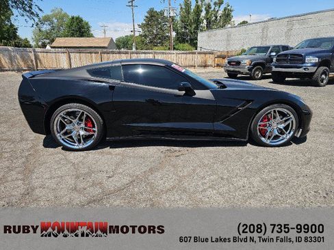 Used 2016 Chevrolet Corvette Stingray Coupe w/ 2LT Preferred Equipment Group RWD image 8