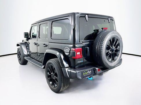 Used 2023 Jeep Wrangler Unlimited Sahara w/ Cold Weather Group AWD/4WD image 5