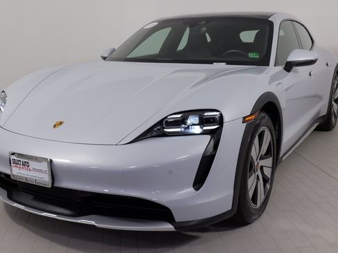 Used 2023 Porsche Taycan 4 Cross Turismo image 4