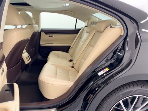 Used 2017 Lexus ES 350 w/ Luxury Package FWD image 25