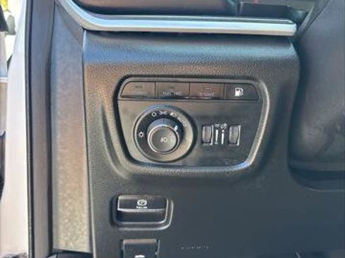 Certified 2023 Jeep Grand Cherokee 4WD 4xe w/ Luxury Tech Group II image 11