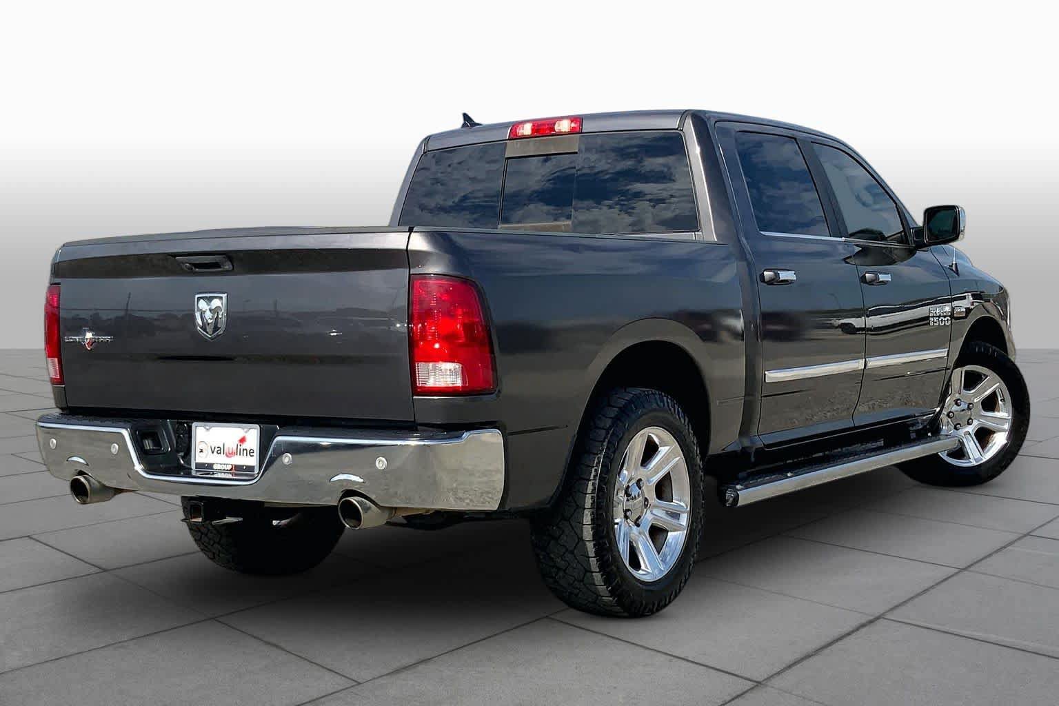 Used 2017 RAM 1500 SLT RWD image 13