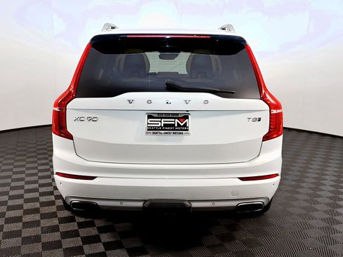 Used 2016 Volvo XC90 T8 Momentum w/ Vision Package image 9