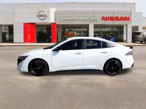 New 2026 Nissan Sentra SR w/ Floor Mat Package image 6