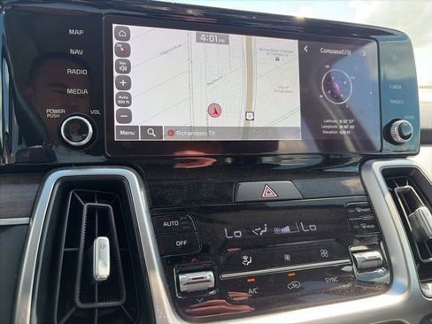 Used 2022 Kia Sorento EX w/ Panoramic Sunroof Package FWD image 8