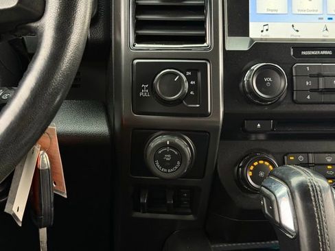 Certified 2018 Ford F150 XLT w/ Equipment Group 302A Luxury image 30