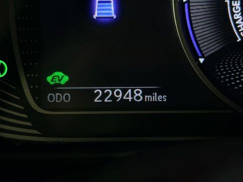 Used 2024 Lexus UX 250h F Sport FWD image 16