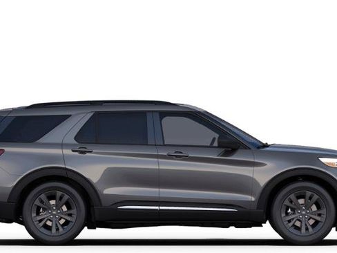 New 2024 Ford Explorer XLT w/ Equipment Group 202A image 28