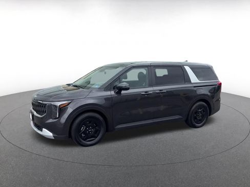 Used 2026 Kia Carnival FWD image 8