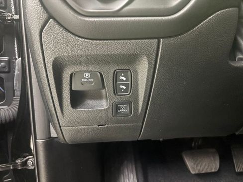 Used 2025 RAM 1500 Limited AWD/4WD image 8
