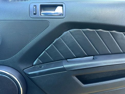 Used 2010 Ford Mustang GT image 12