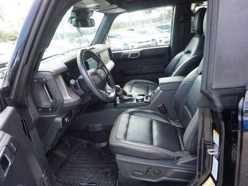 Used 2025 Ford Bronco Outer Banks w/ Sasquatch Package AWD/4WD image 28