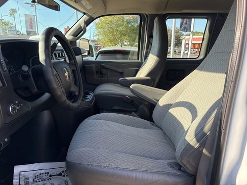 Used 2017 Chevrolet Express 3500 LT w/ LT Preferred Equipment Group image 6