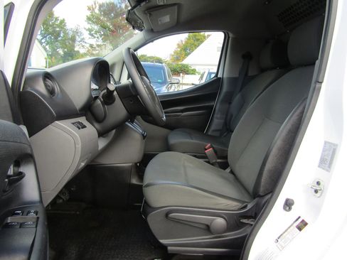 Used 2019 Nissan NV200 SV w/ Back Door Glass Package image 15