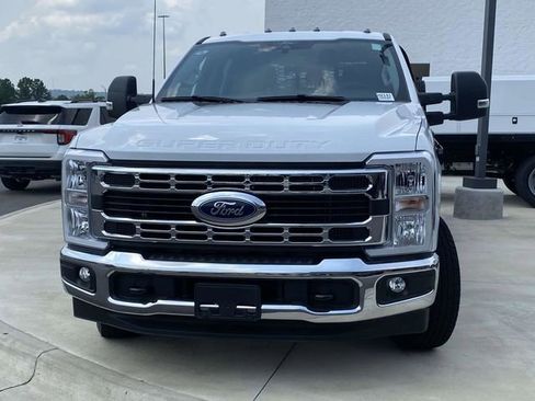 New 2025 Ford F350 XL w/ XL Chrome Package image 8