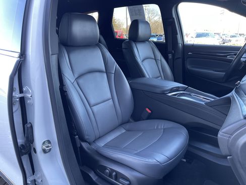 Used 2023 Buick Enclave Essence image 34