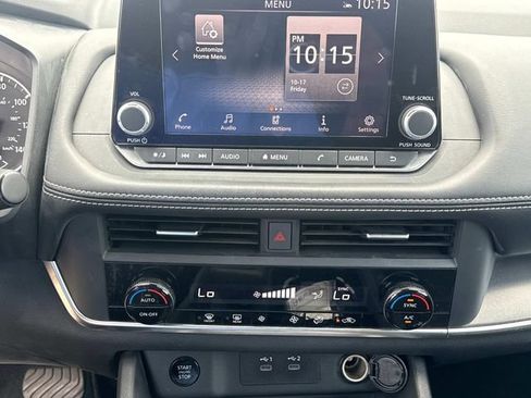 Used 2024 Nissan Rogue SV FWD image 30